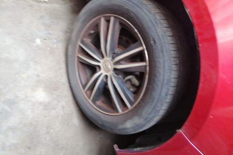 Used BYD Surui 2015 1.5L Manual Luxury Model Right Front Wheel Hub
