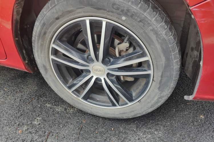 Used BYD Surui 2015 1.5L Manual Luxury Model Right Front Wheel Hub