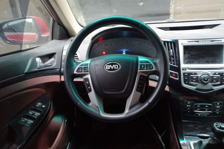 Used BYD Surui 2015 1.5L Manual Luxury Model Steering Wheel