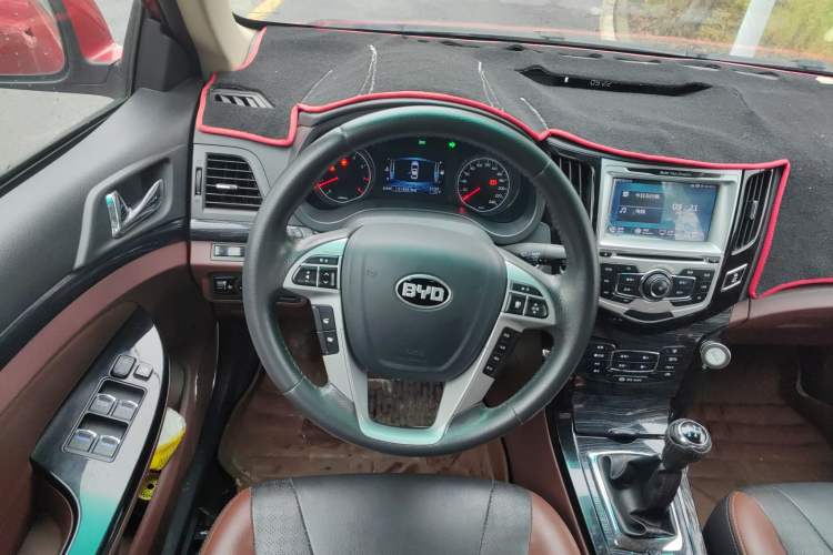 Used BYD Surui 2015 1.5L Manual Luxury Model Steering Wheel