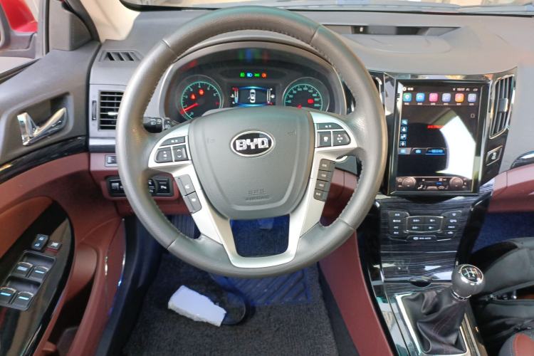 Used BYD Surui 2015 1.5L Manual Luxury Model Steering Wheel