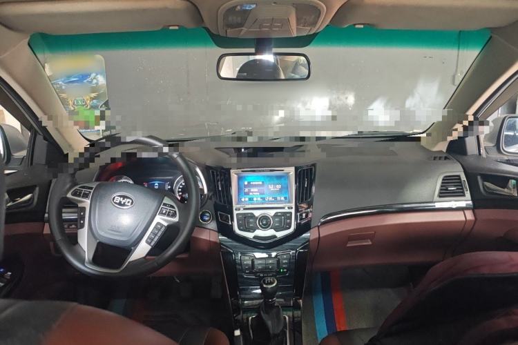 Used BYD Surui 2015 1.5L Manual Luxury Model Center Console