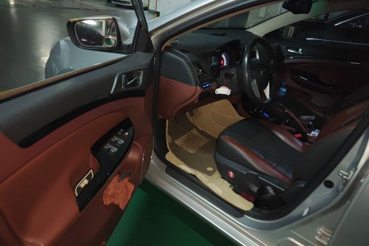 Used BYD Surui 2015 1.5L Automatic Comfort Edition Driver Seat