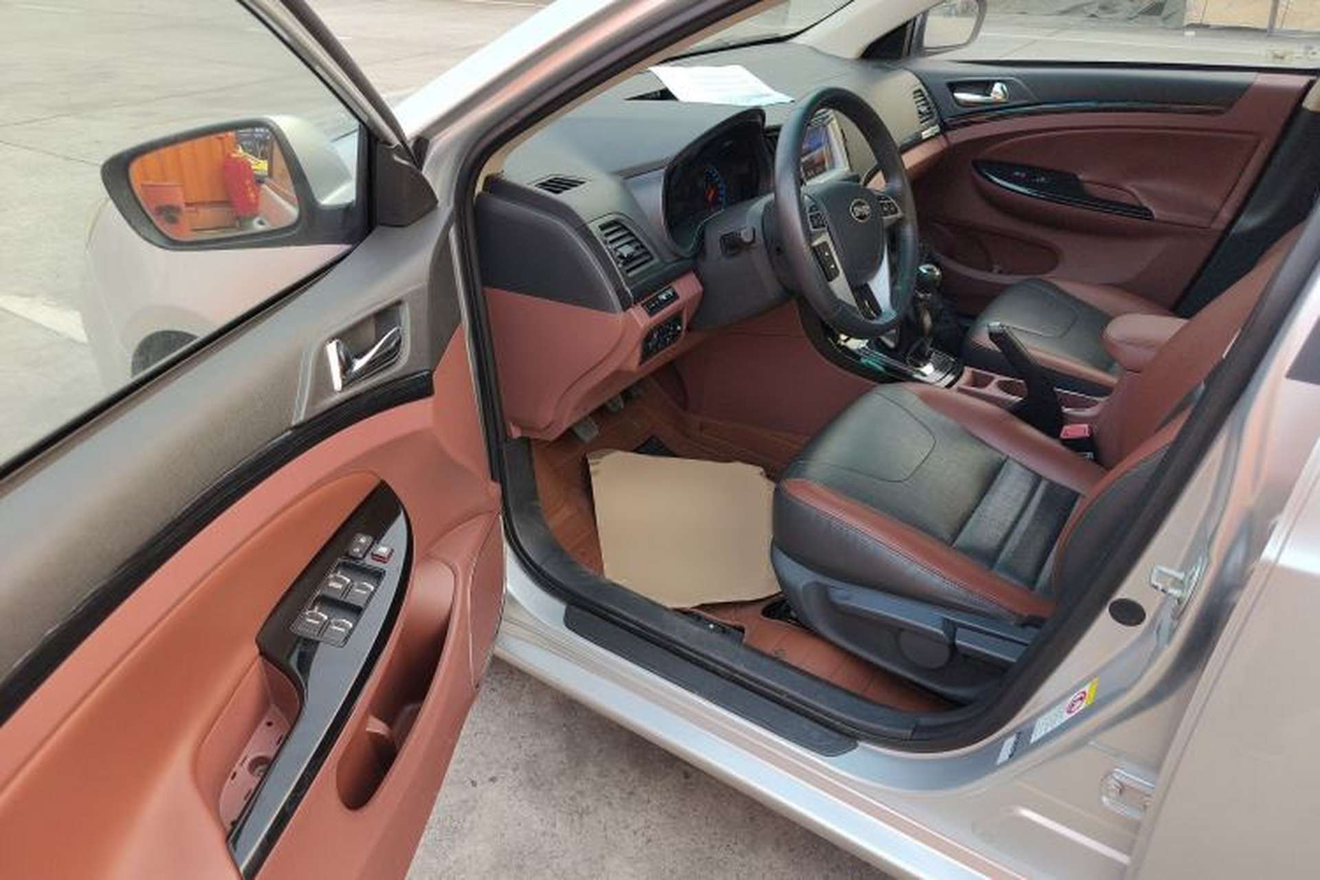 Used BYD Surui 2015 1.5L Manual Luxury Model Driver Seat
