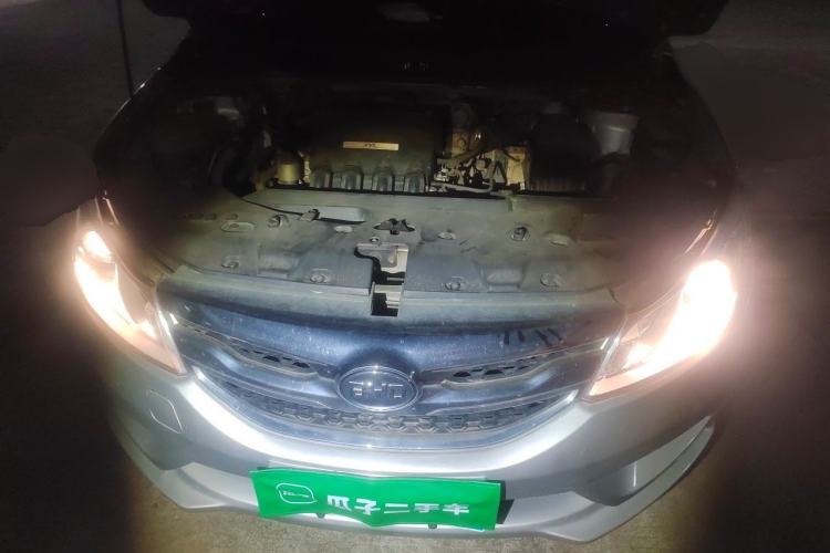 Used BYD Surui 2015 Revised Version 1.5L Manual Luxury Edition Engine Bay