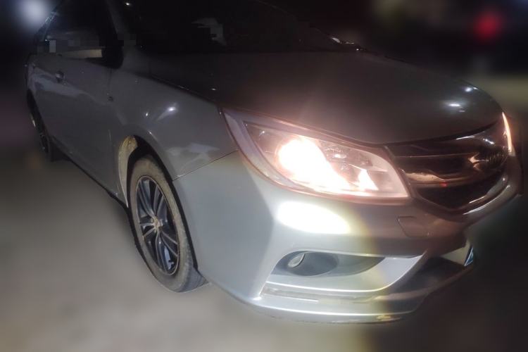 Used BYD Surui 2015 Revised Version 1.5L Manual Luxury Edition Front Right 45 Deg