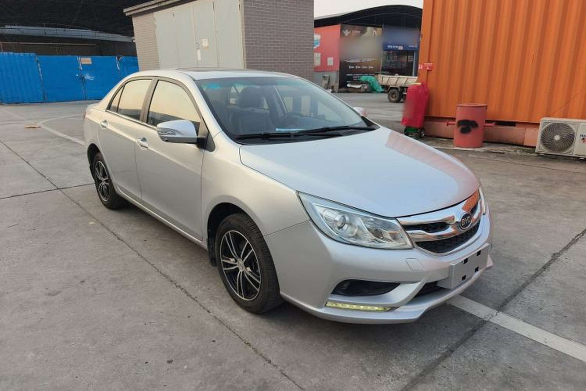 Used BYD Surui 2015 1.5L Manual Luxury Model Front Right 45 Deg