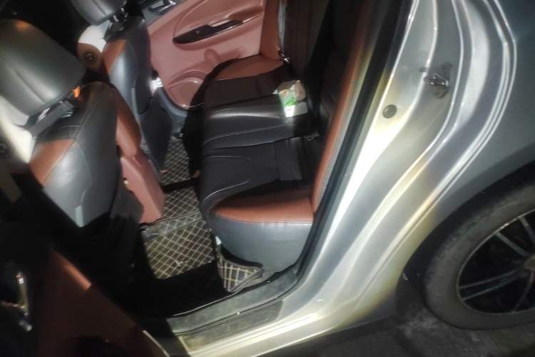 Used BYD Surui 2015 Revised Version 1.5L Manual Luxury Edition Left Rear Seat