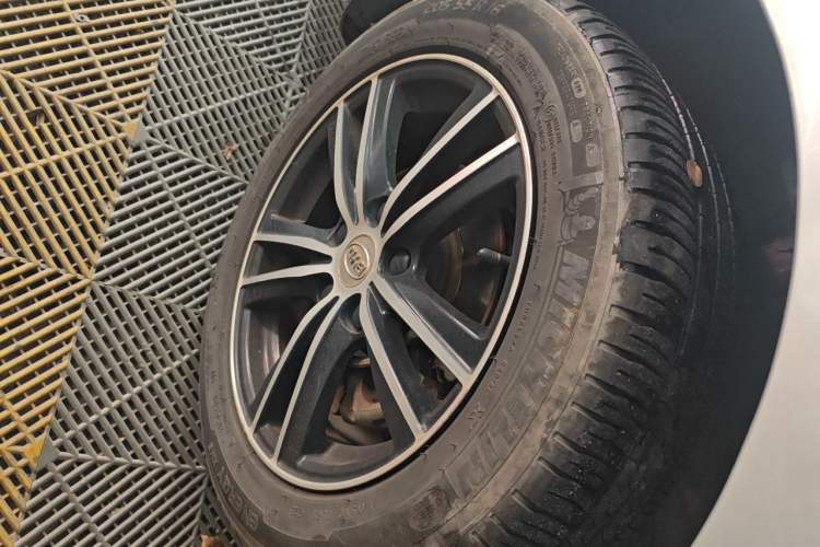 Used BYD Surui 2015 1.5L Manual Luxury Model Right Front Wheel Hub