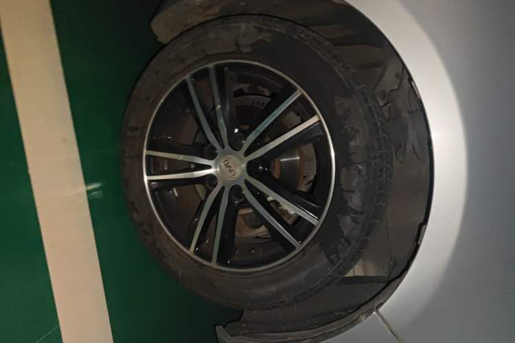 Used BYD Surui 2015 1.5L Automatic Comfort Edition Right Front Wheel Hub