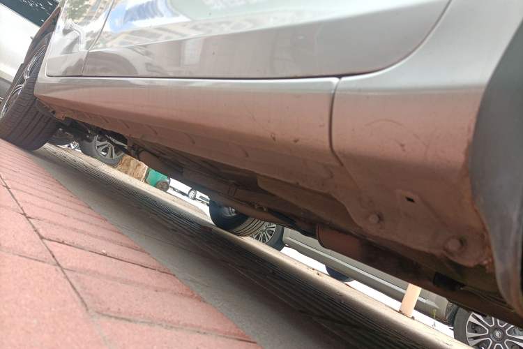 Used BYD Surui 2015 1.5L Automatic Luxury Model Right Side Sill