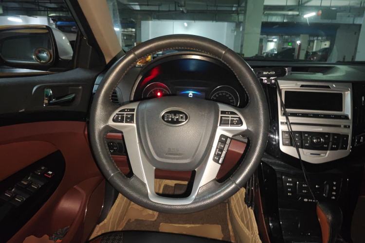 Used BYD Surui 2015 1.5L Automatic Comfort Edition Steering Wheel