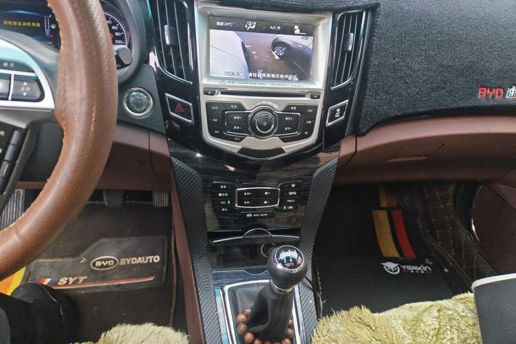 Used BYD Surui 2015 1.5L Manual Luxury Model Audio And AC Panel