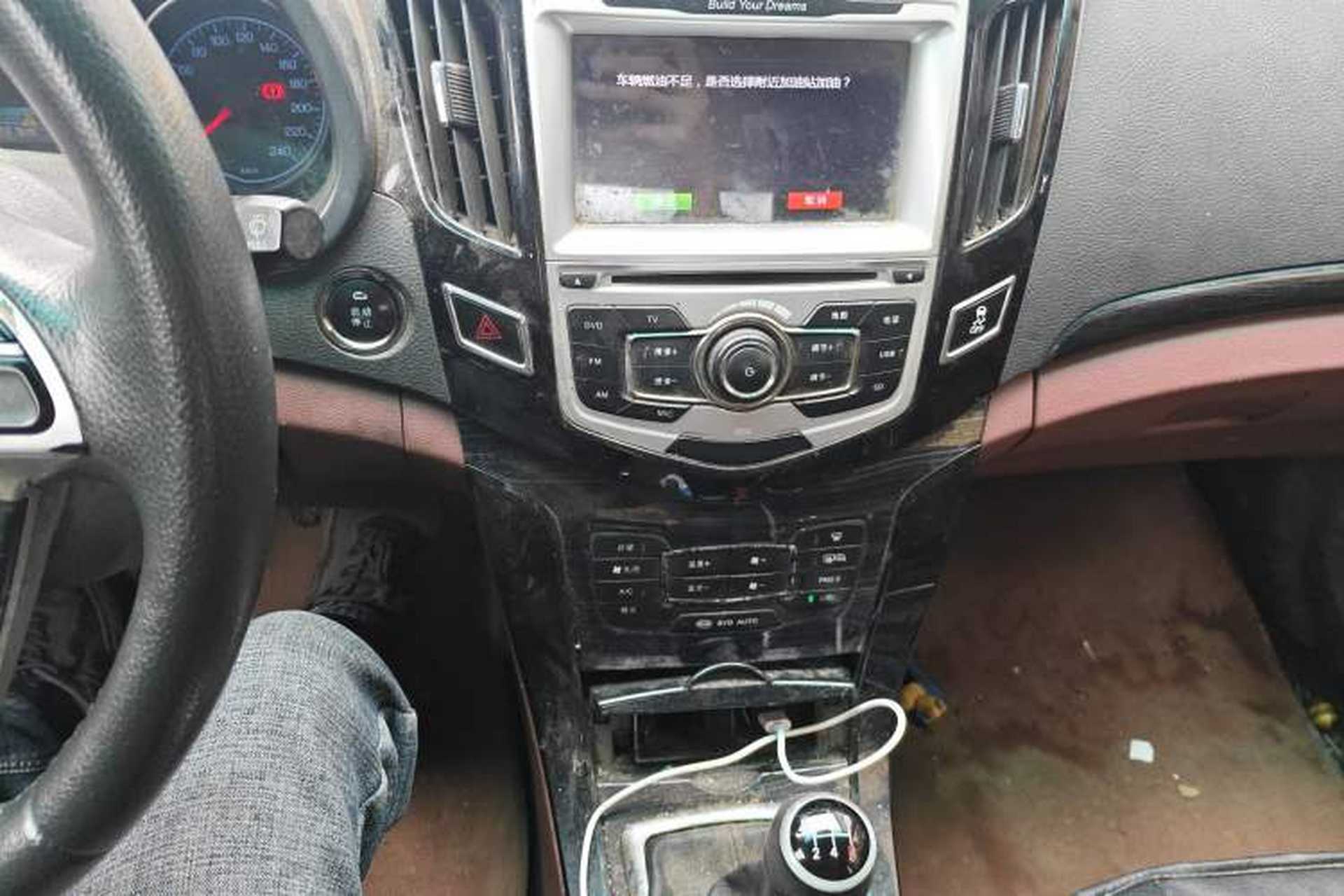 Used BYD Surui 2015 1.5L Manual Luxury Model Audio And AC Panel