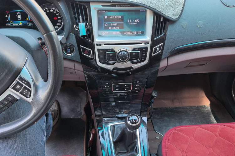 Used BYD Surui 2015 1.5L Manual Luxury Model Audio And AC Panel