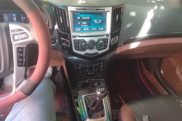 Used BYD Surui 2015 Revised Version 1.5L Manual Luxury Edition Audio And AC Panel