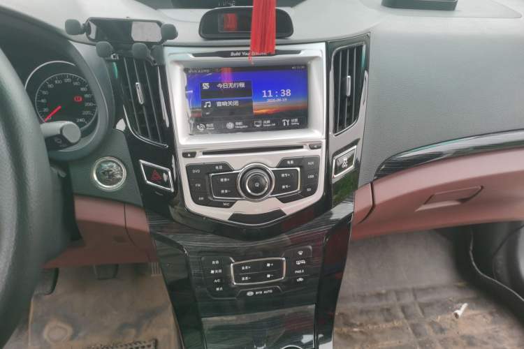 Used BYD Surui 2015 1.5L Manual Luxury Model Audio And AC Panel