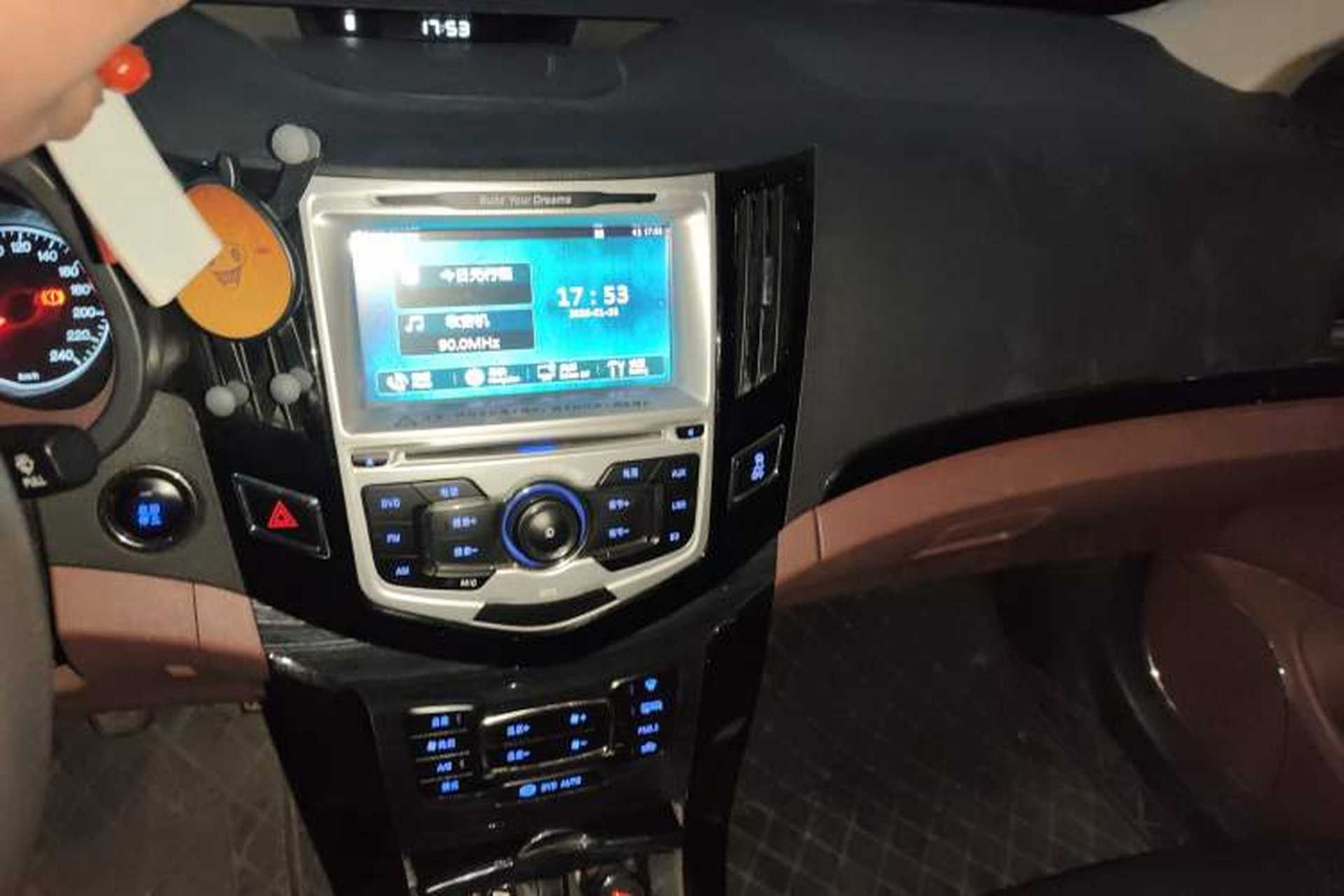 Used BYD Surui 2015 Revised Version 1.5L Manual Luxury Edition Audio And AC Panel