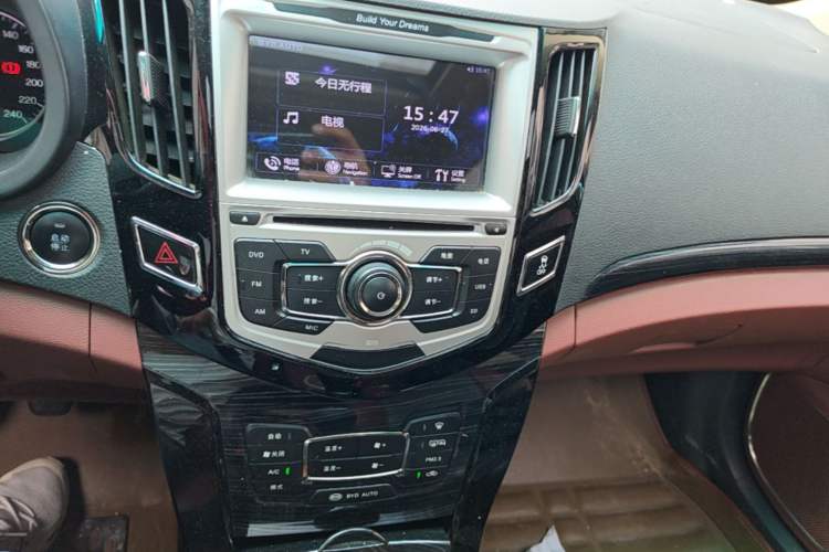 Used BYD Surui 2015 1.5L Manual Luxury Model Audio And AC Panel