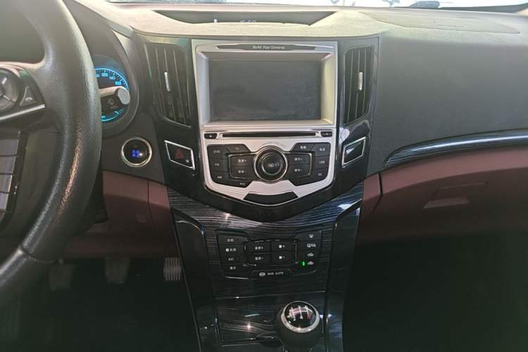 Used BYD Surui 2015 1.5L Manual Comfort Model Audio And AC Panel