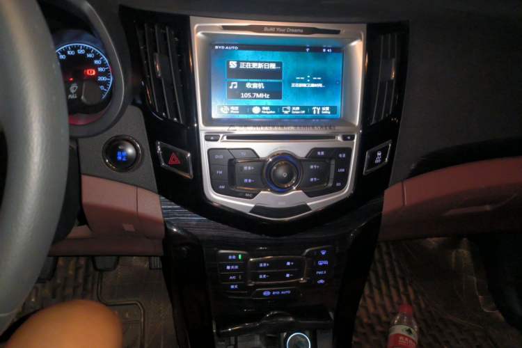 Used BYD Surui 2015 1.5L Manual Luxury Model Audio And AC Panel