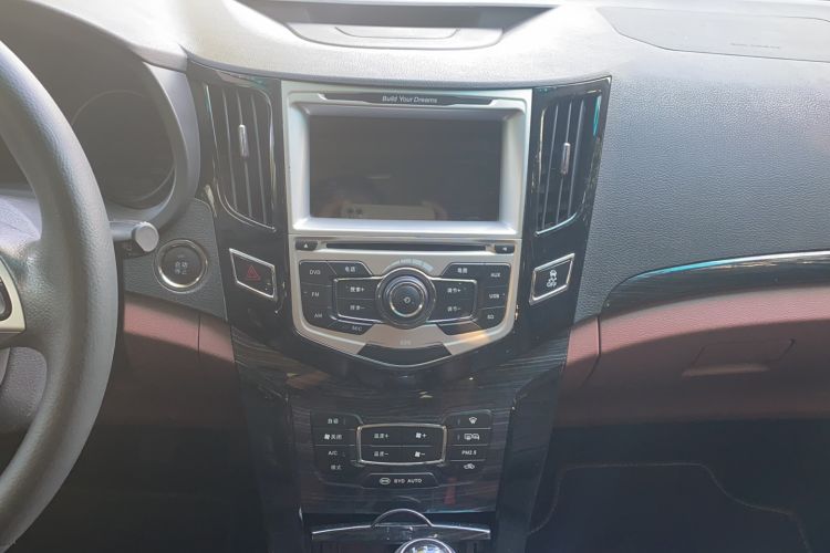 Used BYD Surui 2015 Revised Version 1.5L Manual Luxury Edition Audio And AC Panel