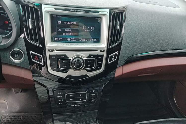 Used BYD Surui 2015 1.5L Manual Luxury Model Audio And AC Panel