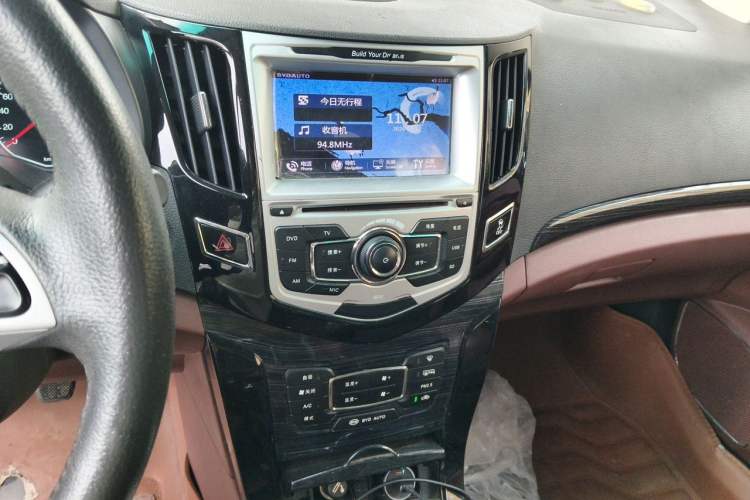 Used BYD Surui 2015 1.5L Manual Luxury Model Audio And AC Panel