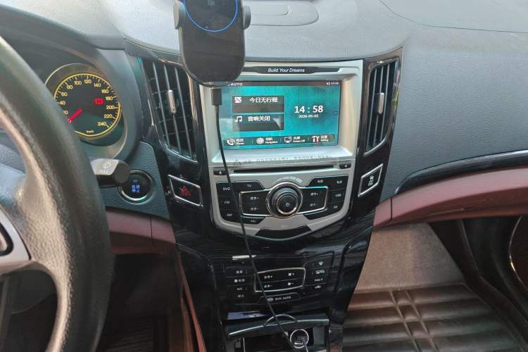 Used BYD Surui 2015 1.5L Manual Luxury Model Audio And AC Panel