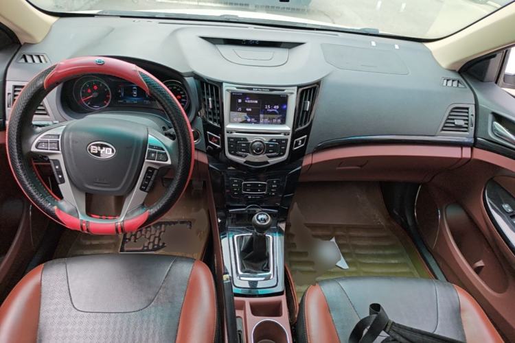 Used BYD Surui 2015 1.5L Manual Luxury Model Center Console