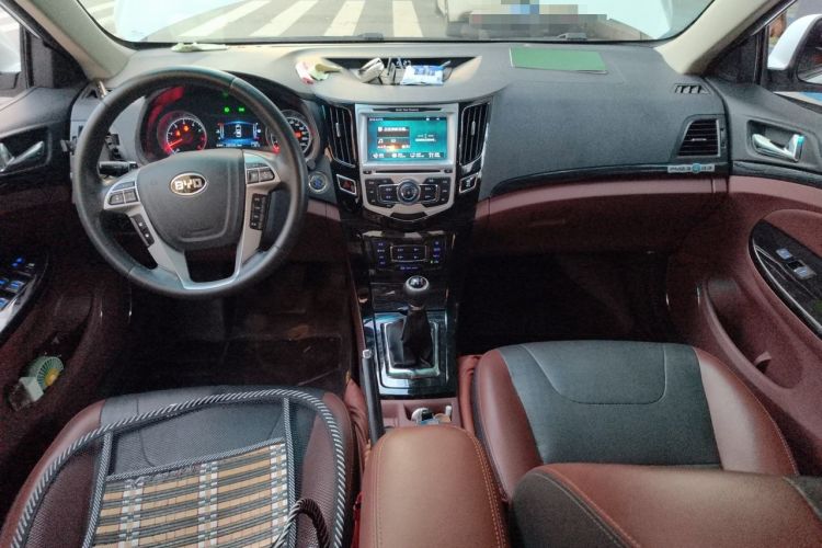 Used BYD Surui 2015 1.5L Manual Luxury Model Center Console