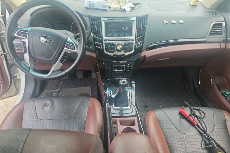 Used BYD Surui 2015 1.5L Manual Luxury Model Center Console