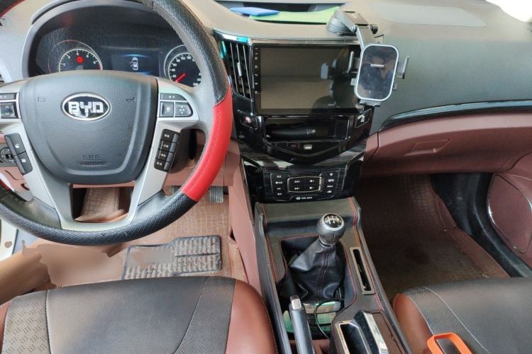 Used BYD Surui 2015 1.5L Manual Luxury Model Center Console