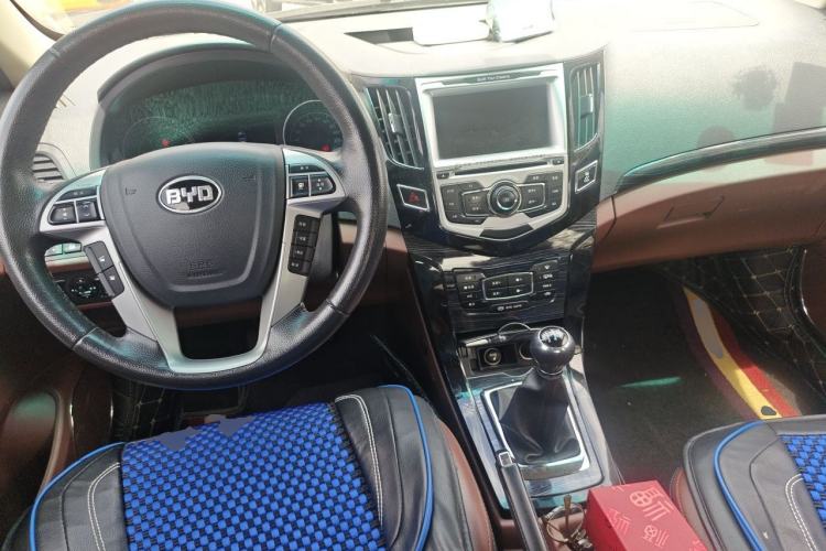 Used BYD Surui 2015 1.5L Manual Luxury Model Center Console