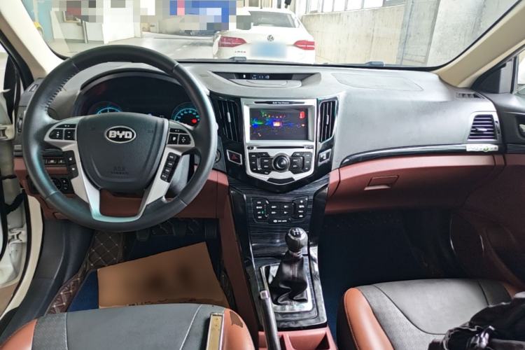 Used BYD Surui 2015 1.5L Manual Luxury Model Center Console