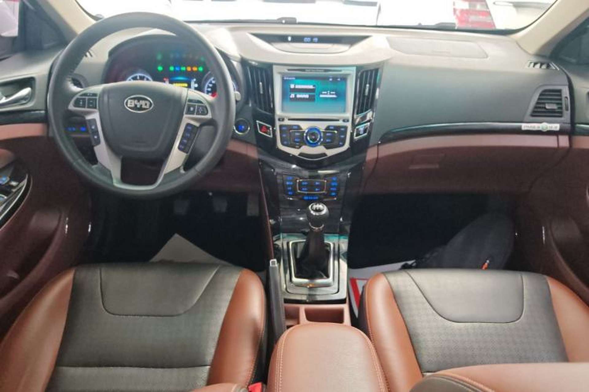 Used BYD Surui 2015 1.5L Manual Luxury Model Center Console