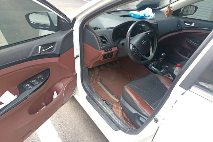 Used BYD Surui 2015 1.5L Manual Comfort Model Driver Seat