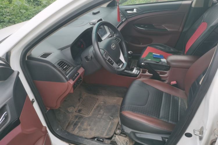 Used BYD Surui 2015 1.5L Manual Luxury Model Driver Seat