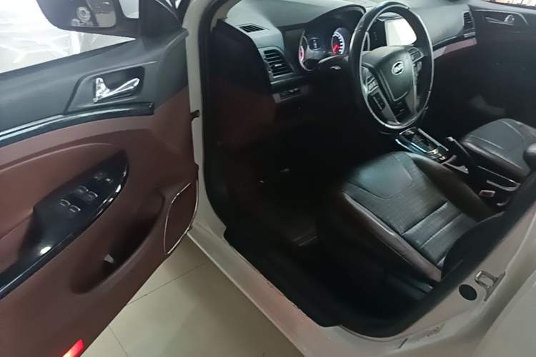 Used BYD Surui 2015 1.5L Automatic Luxury Model Driver Seat