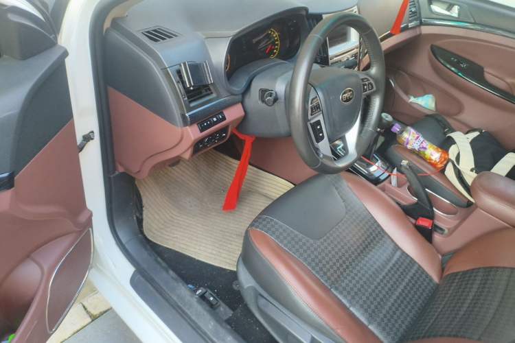 Used BYD Surui 2015 1.5L Manual Luxury Model Driver Seat