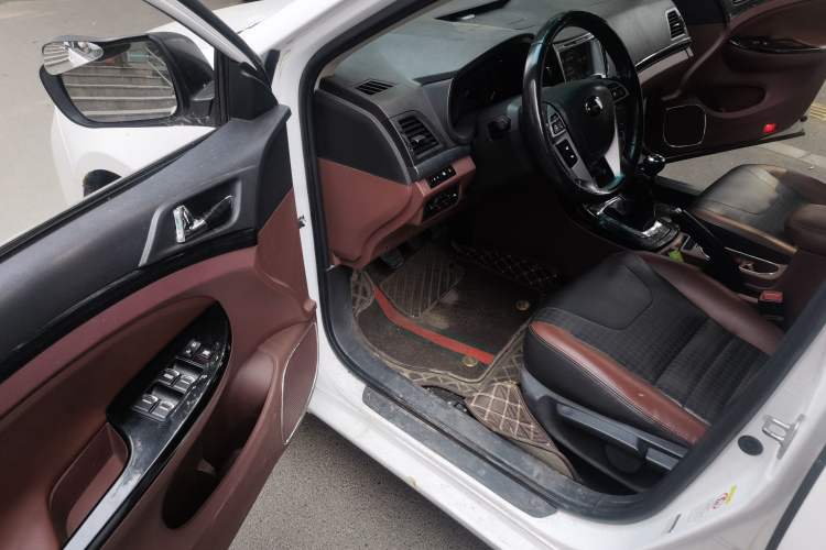 Used BYD Surui 2015 1.5L Manual Luxury Model Driver Seat