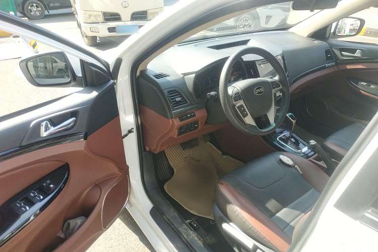 Used BYD Surui 2015 1.5L Automatic Luxury Model Driver Seat