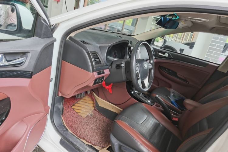 Used BYD Surui 2015 1.5L Automatic Luxury Model Driver Seat