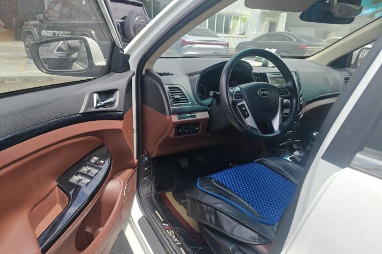 Used BYD Surui 2015 1.5L Manual Luxury Model Driver Seat
