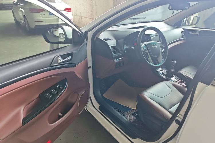 Used BYD Surui 2015 1.5L Manual Luxury Model Driver Seat