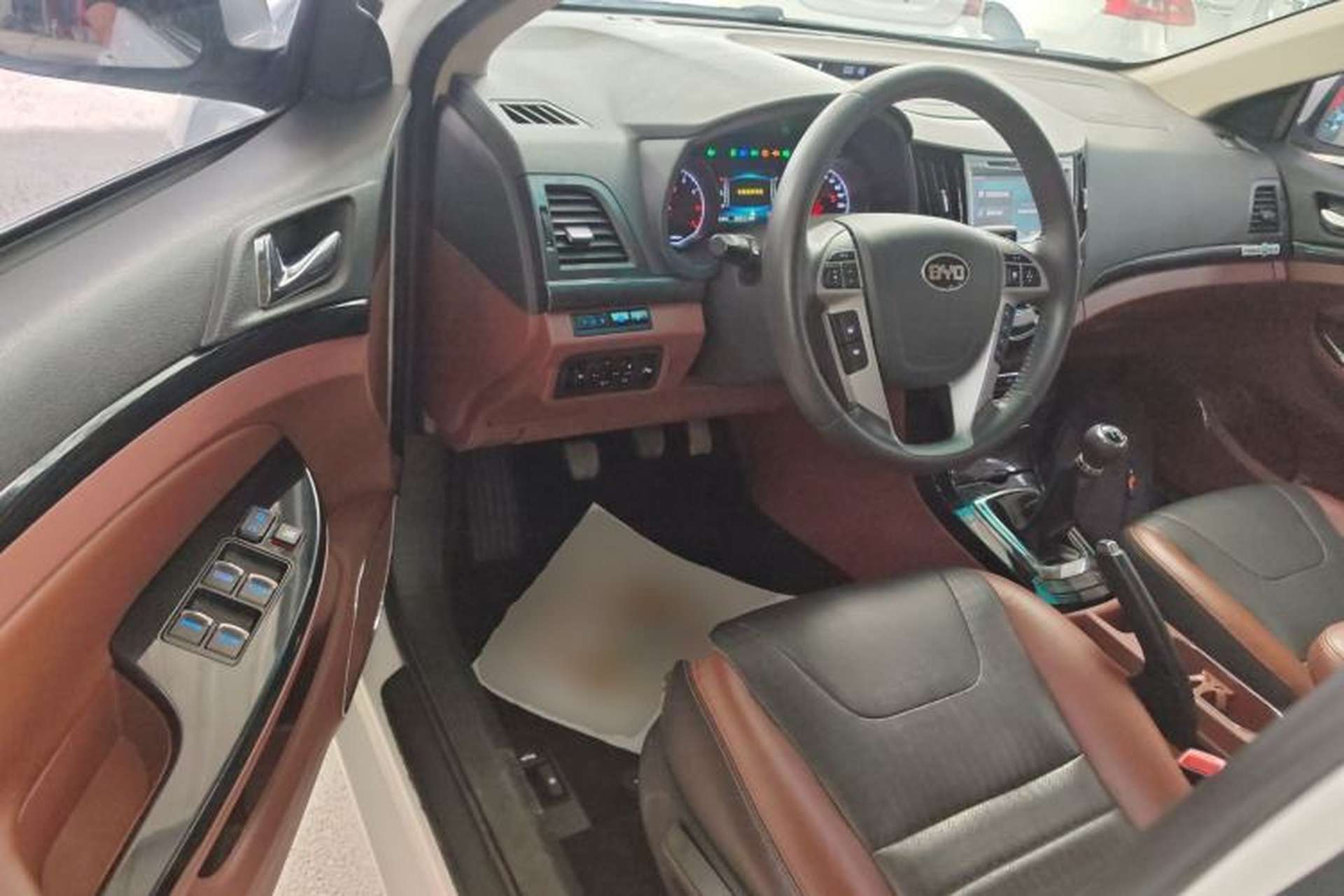 Used BYD Surui 2015 1.5L Manual Luxury Model Driver Seat