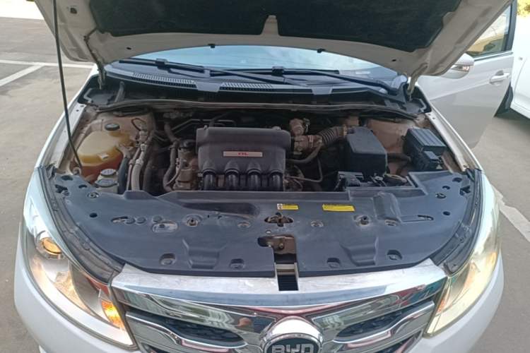 Used BYD Surui 2015 Revised Version 1.5L Manual Luxury Edition Engine Bay