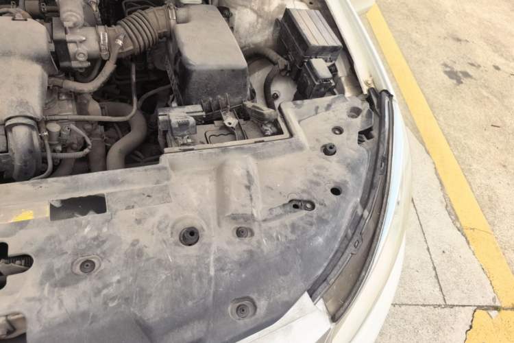 Used BYD Surui 2015 Revised Version 1.5L Manual Luxury Edition Engine Bay Left