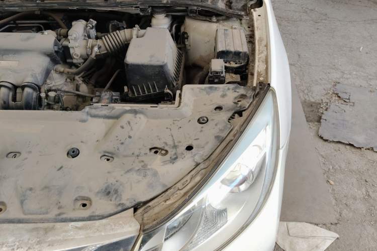 Used BYD Surui 2015 Revised Version 1.5L Manual Luxury Edition Engine Bay Left