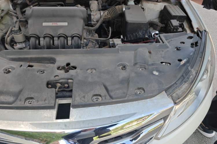 Used BYD Surui 2015 1.5L Manual Luxury Model Engine Bay Left